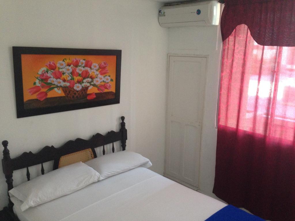 Hotel Tiskirama Rodadero Санта Марта Стая снимка